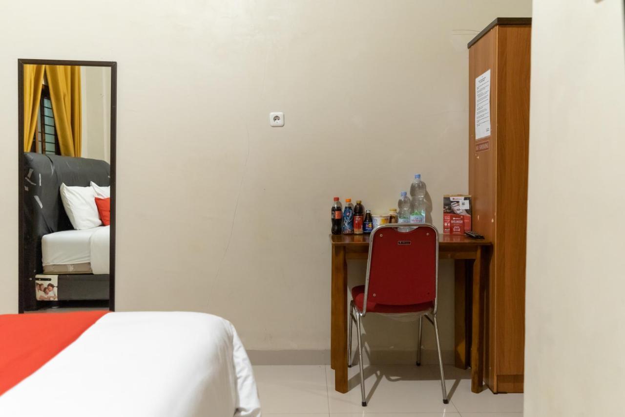 Reddoorz At Joyce Guest House Medan Exterior photo